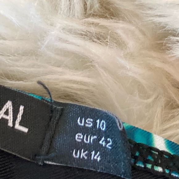 Bikini 🌴💚NEVER WORN Top Size 10 Bottoms Size 8 - Picture 2 of 5